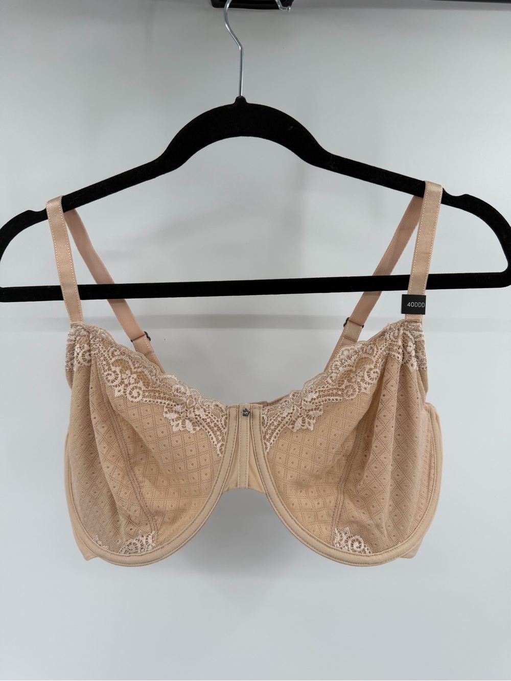 Simply Vera Wang Nude Tan Non Padded Underwire Bra Lace Details Size 40DDD New